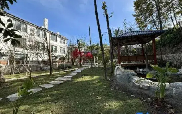 Hongyou Homestay (Dali Chongsheng Temple San Ta Branch)