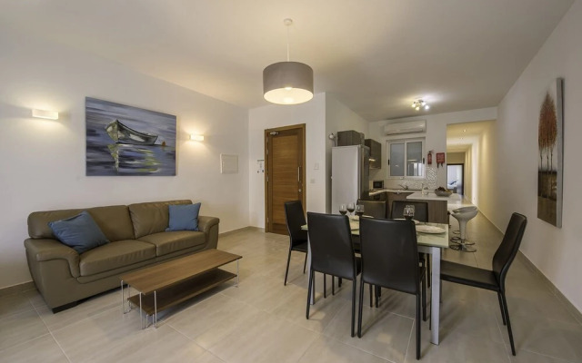 The Hillock North E4