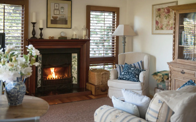 Woolrich Historic Garden Cottage