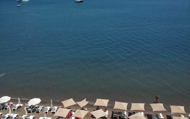 Point Beach Hotel