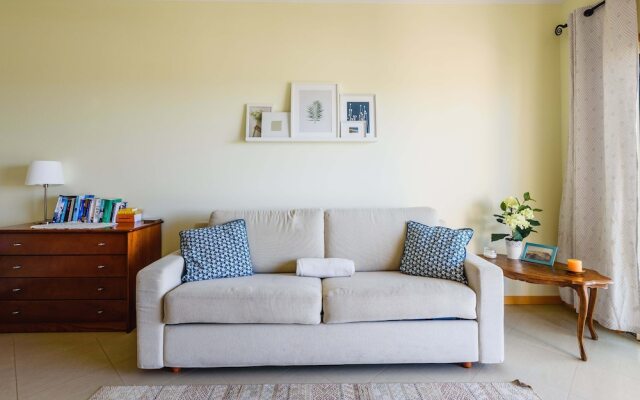 Sea view Apartment with sunbathing Terrace & 2 Swimming pools