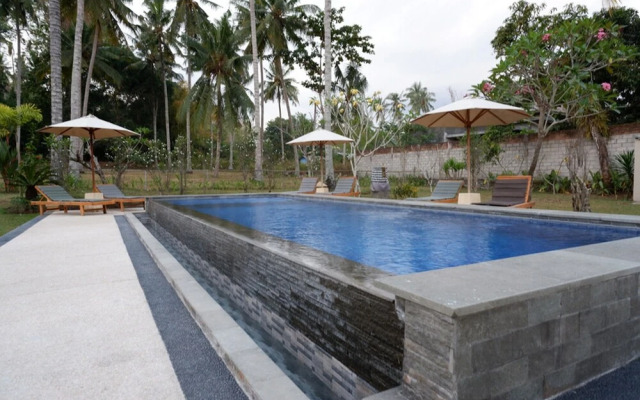 Reddoorz Plus Near Pantai Melase Lombok