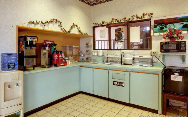 Ramada by Wyndham Bainbridge