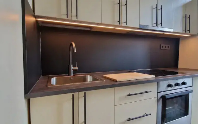 Tyzen38 Luxury Apartment