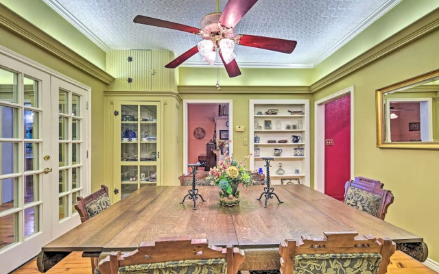 The Lilly House: Historic Glen Rose Home w/ Porch!