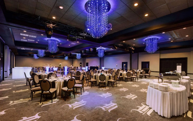 Holiday Inn Select North Dallas