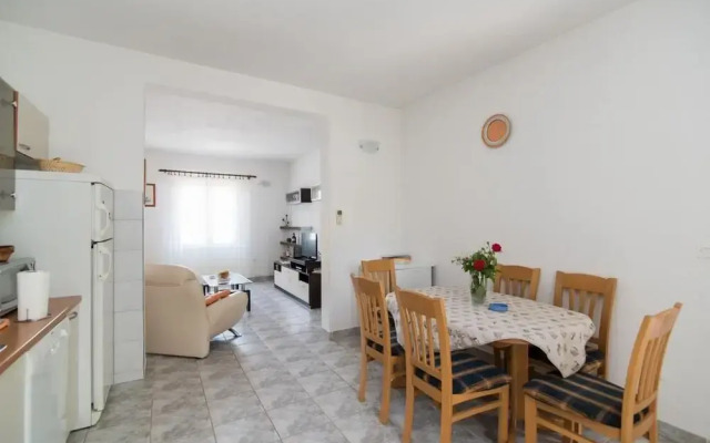 Apartment Alana -