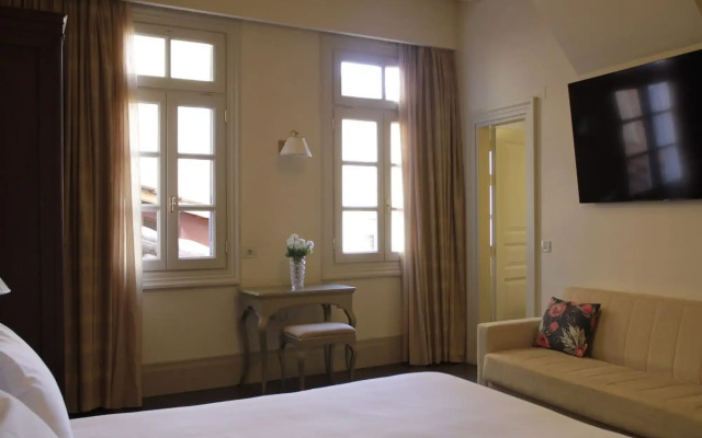 Xenon Inn