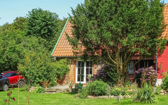 Stunning Home in Am Salzhaff With 1 Bedrooms and Wifi