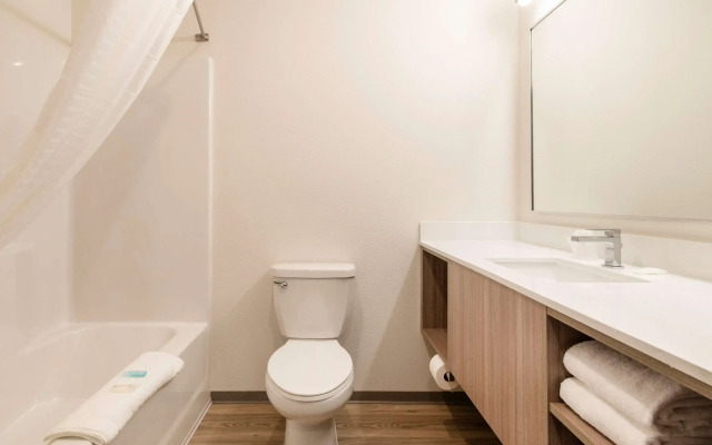 WoodSpring Suites Portland Vancouver