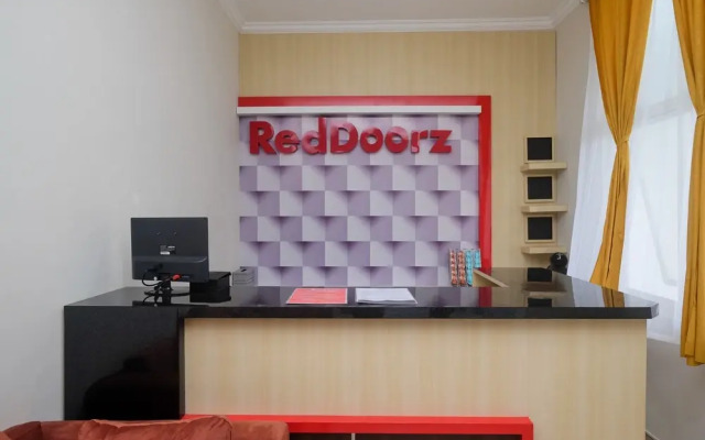 RedDoorz near Kawasan Bandara Ahmad Yani Semarang 2