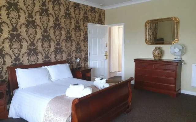 The Mayfair Lodge - Caravaning, Glamping & Camping