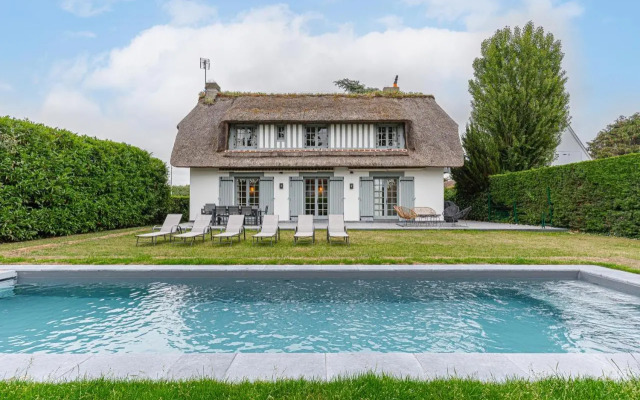 Luxueuse Chaumière 4 Chambres avec jardin