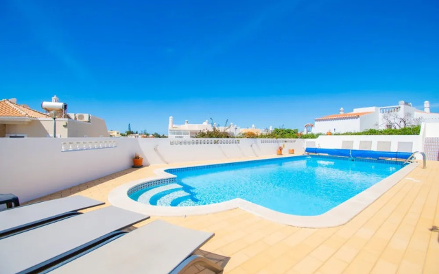 32A Vale do Milho Stunning Detached Villa Close