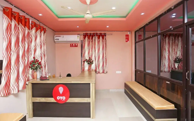 OYO 9842 Hotel Shibani & Suhani