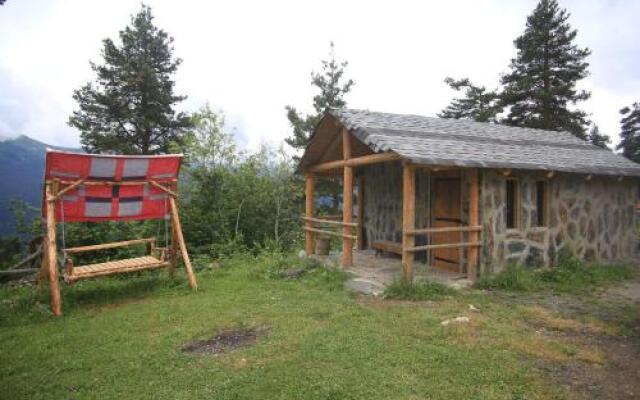 Heshkili huts Svaneti