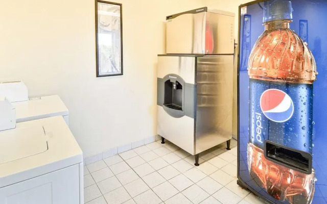 Motel 6 Nashua South