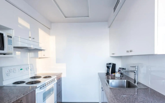 Carmana Hotel & Suites