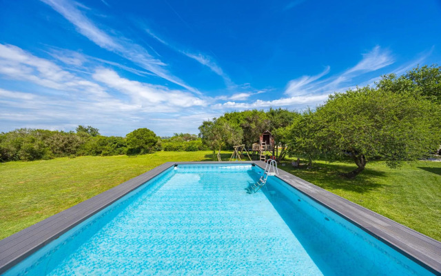 Holiday house Mirna with swimming pool and jacuzzi