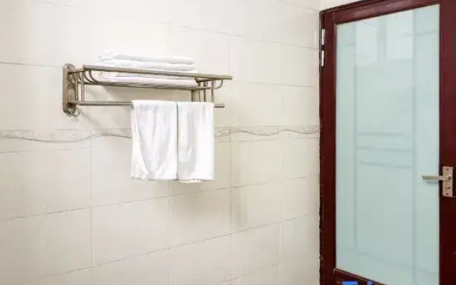 Jinfeng Hotel (Dali Fengyi Airport Branch)