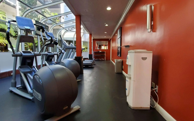 Buena Park Grand Hotel & Suites