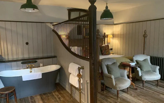 THE PIG at Combe - Devon