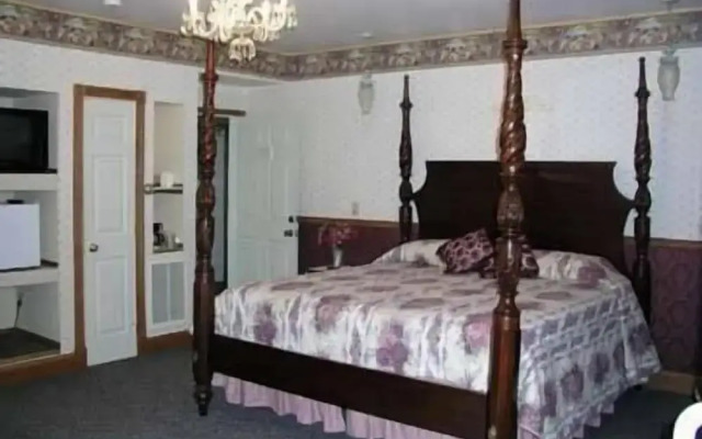 Chestnut Charm Bed & Breakfast