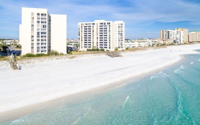 Shoreline Towers 1063 2 Bedroom Condo by RedAwning