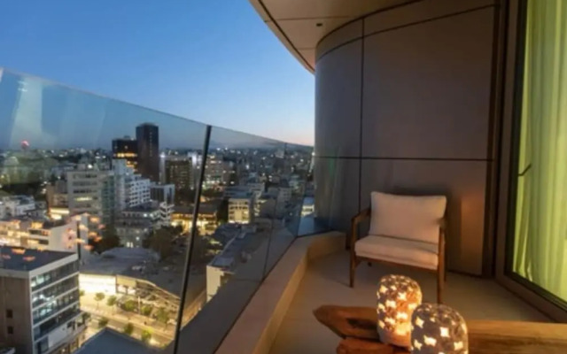 A Spectacular Suite Apartment on a new High Rise