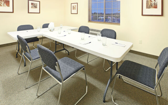 Candlewood Suites Fayetteville – University of Arkansas by IHG