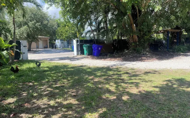 Miami Townhouse with Patio Gazebo