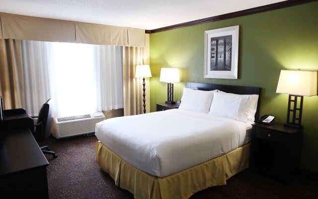 Holiday Inn Chicago-Oakbrook, an IHG Hotel