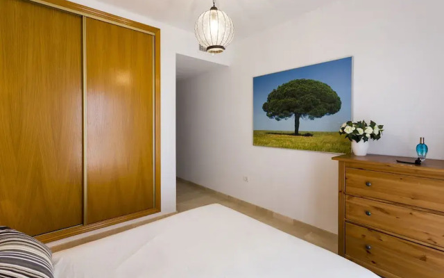 Two rooms Calm and sunny