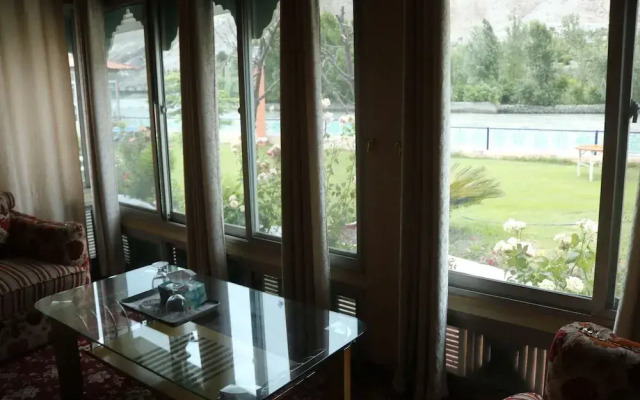 Hotel Riveria