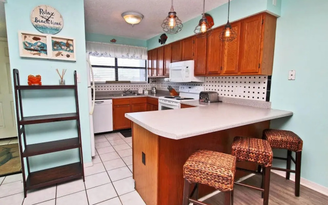 Seascape 102 by Youngs Suncoast