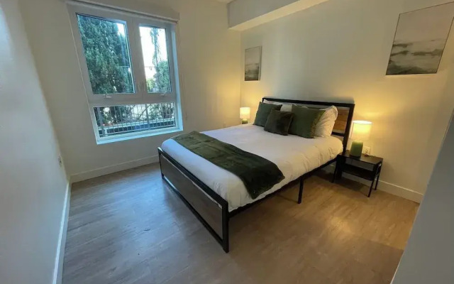 Stylish Westwood Apartment