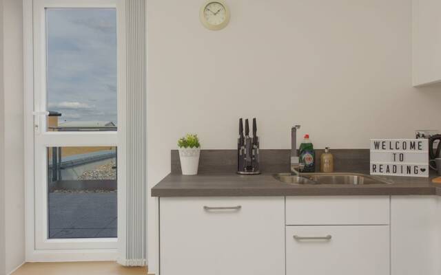 Rooftop Terrace Apartment - Reading