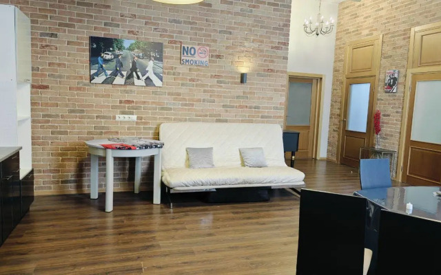 Апартаменты в загородном доме