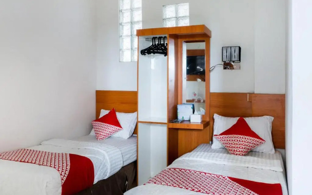 OYO 2199 Mandiri Guest House