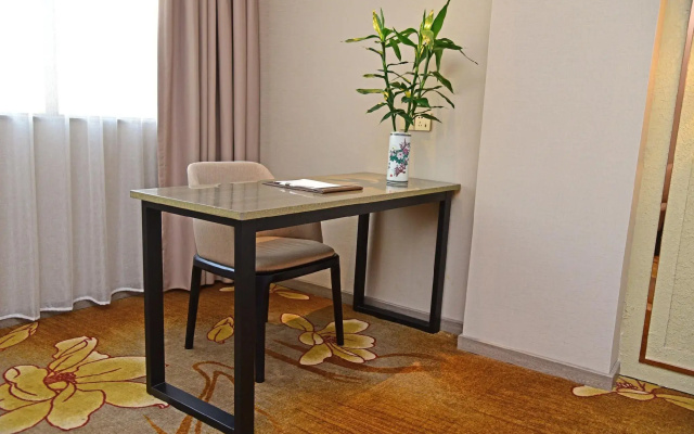 Yuelaideng Hotel