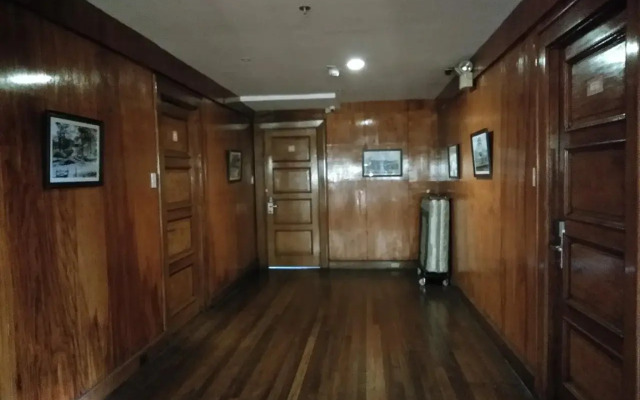 Log Cabin Hotel-Baguio