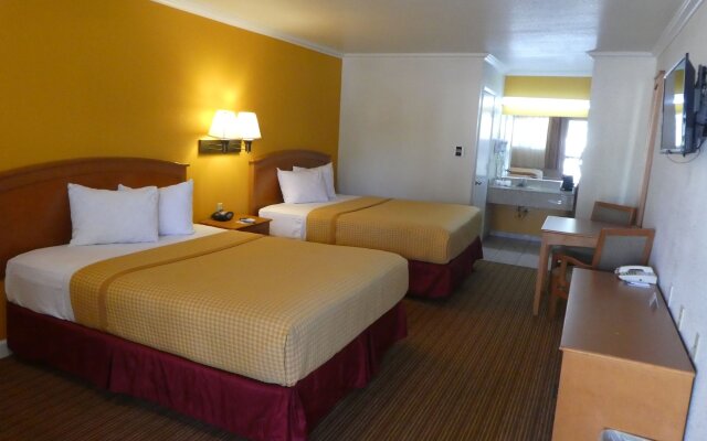 Travelodge by Wyndham Lemoore Near Naval Air Station