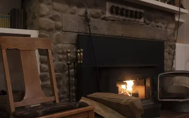 The Buttonwood Inn on Mt. Surprise