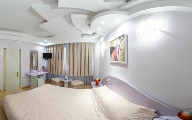 Galmondo Hotel