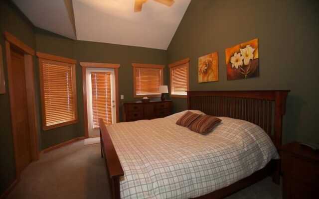 Snow Ridge by Apex Accommodations