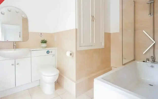3 Bedroom-house -3mins to Beach- Petsok