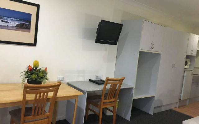Lakeview Motor Inn