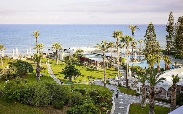 Robinson Kyllini Beach