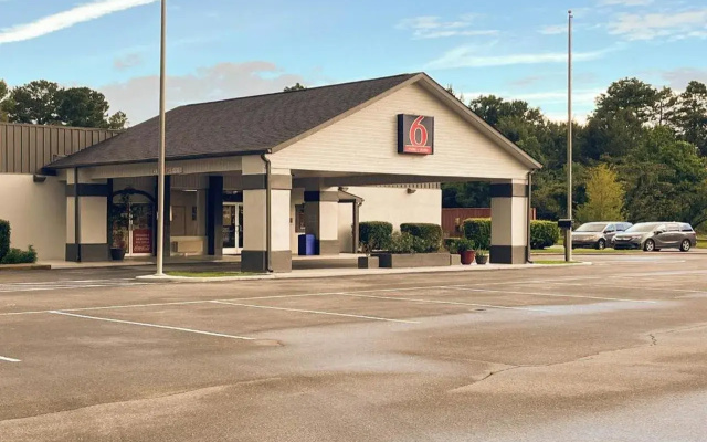 Motel 6 Bay Minette, AL