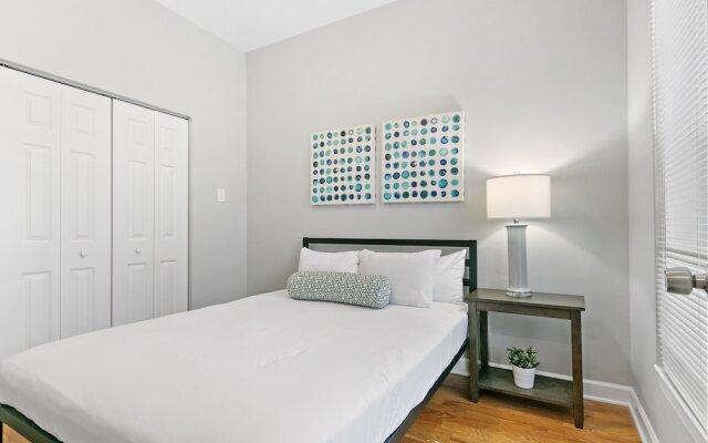 2BR Furnished Apartment in Boystown
